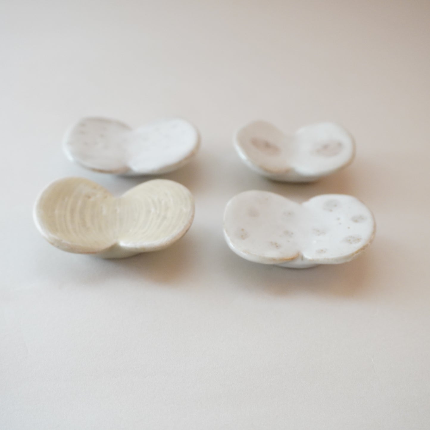 蝶の箸置き(白/絵柄あり) 4個セット