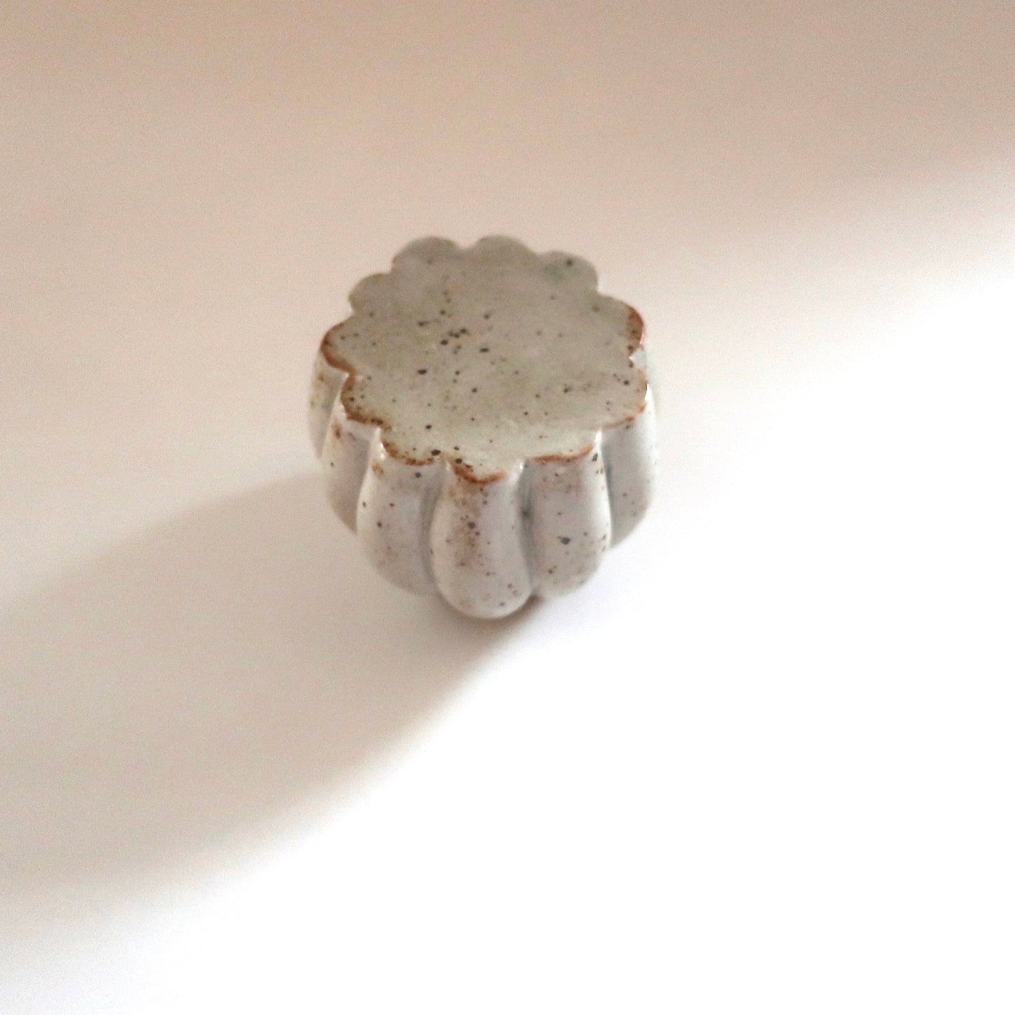 くも台皿 丸(径約6㎝)