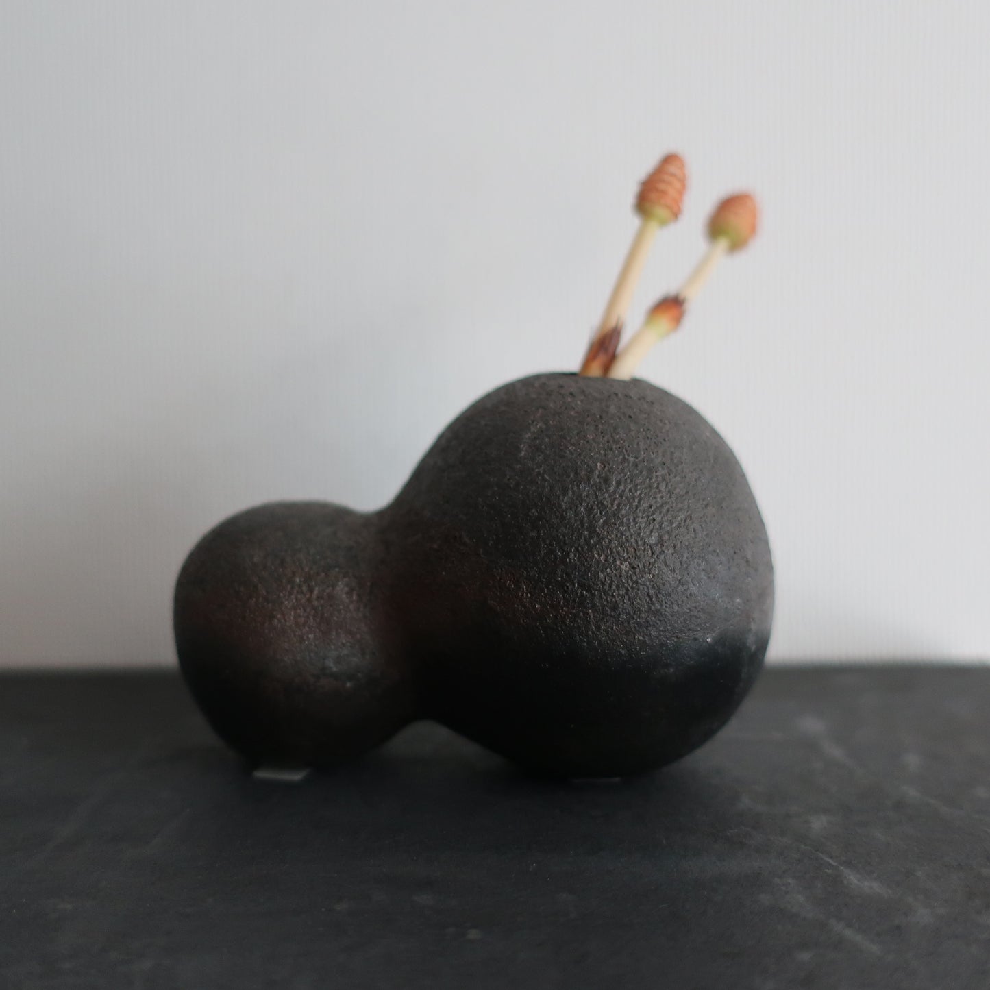 炭化焼き締め 瓢箪型花入れ