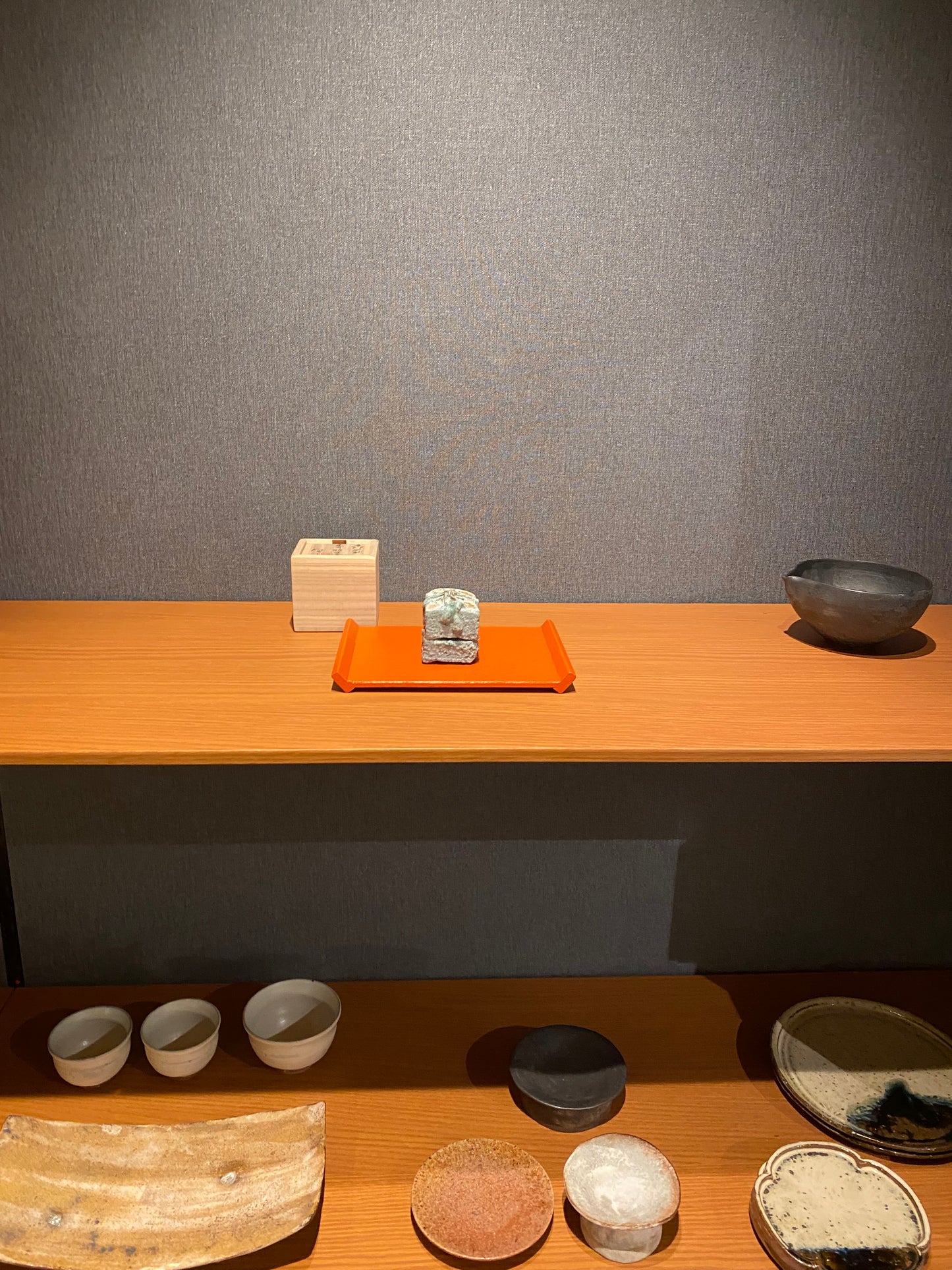 唐津灰被玉手箱香合