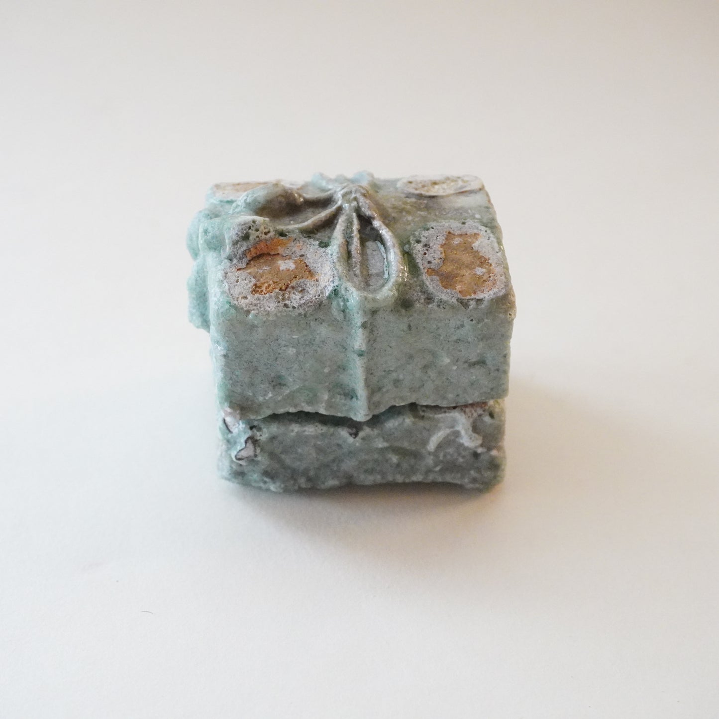 唐津灰被玉手箱香合