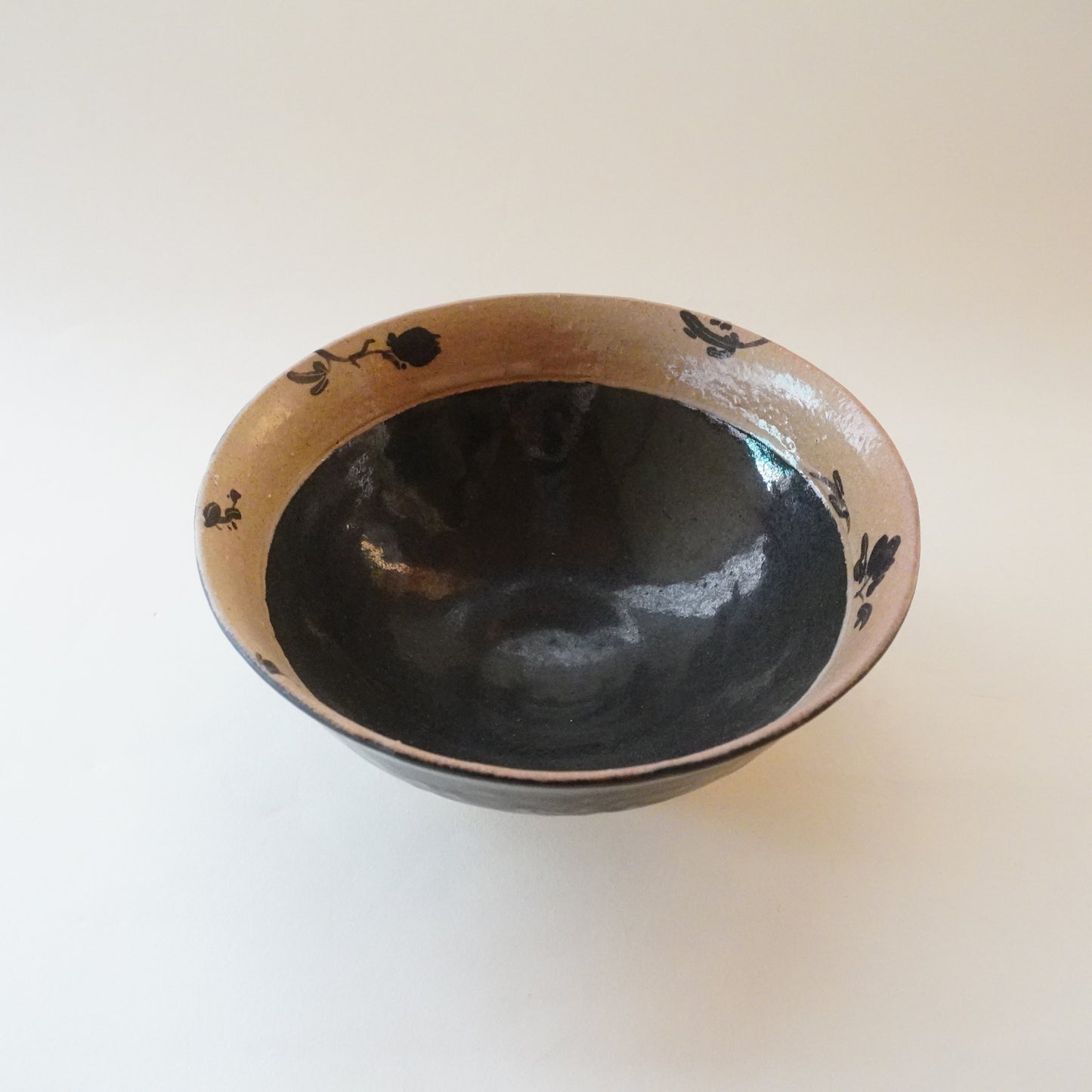 黒絵唐津鉢