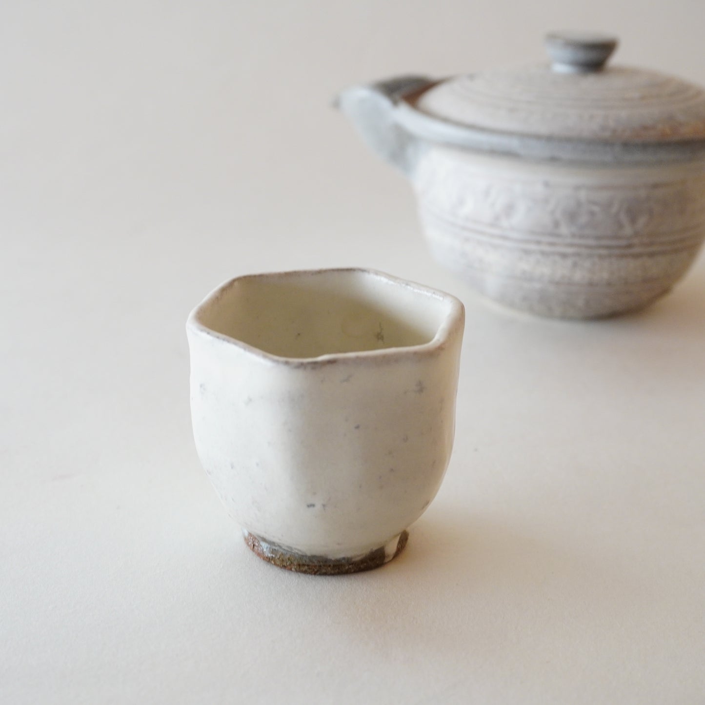 唐津粉引 茶杯(亀甲)