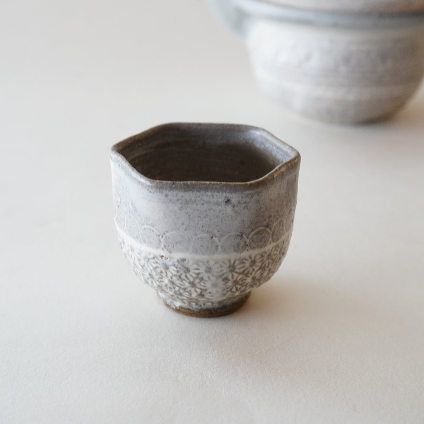 三島唐津 茶杯(亀甲）