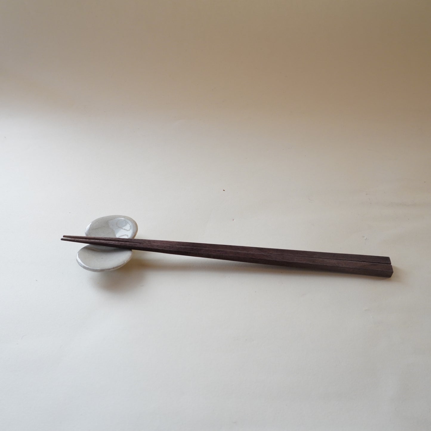 蝶の箸置き（白）