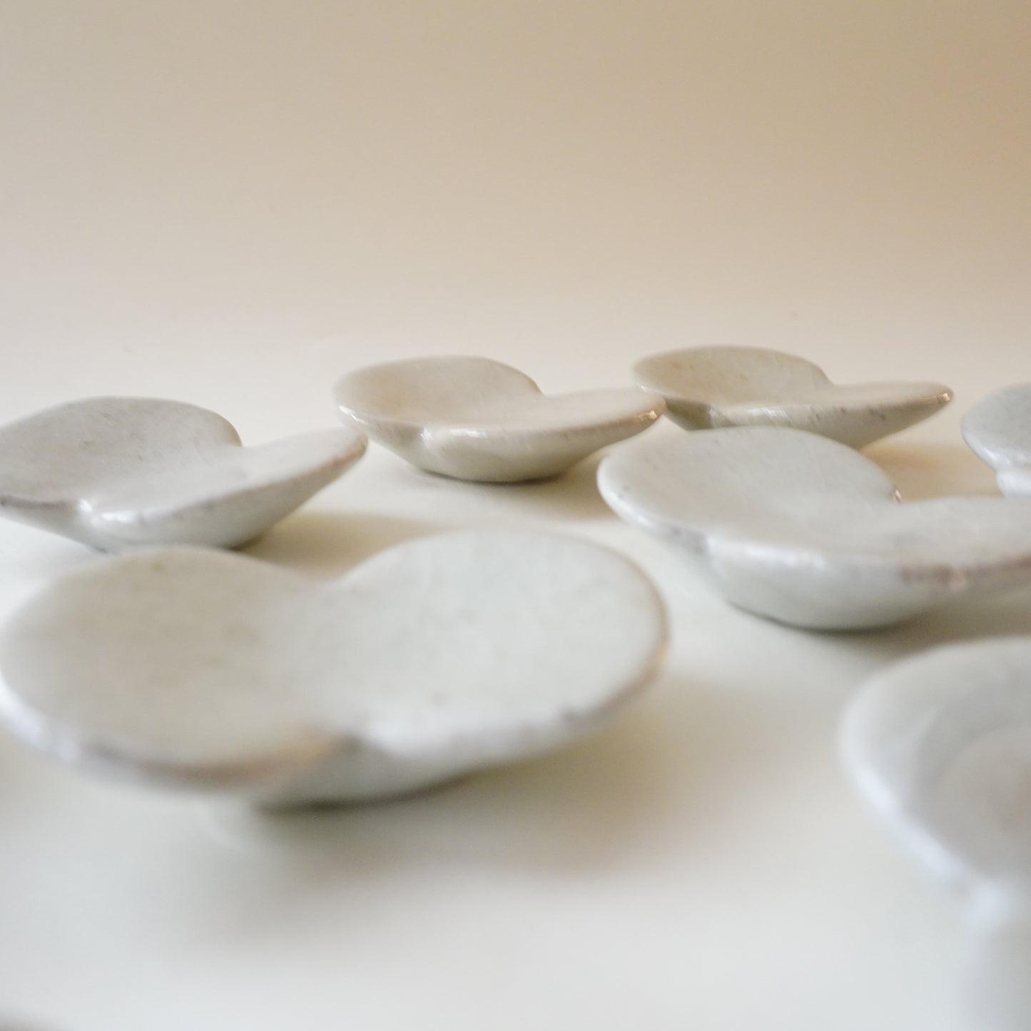 蝶の箸置き（白）